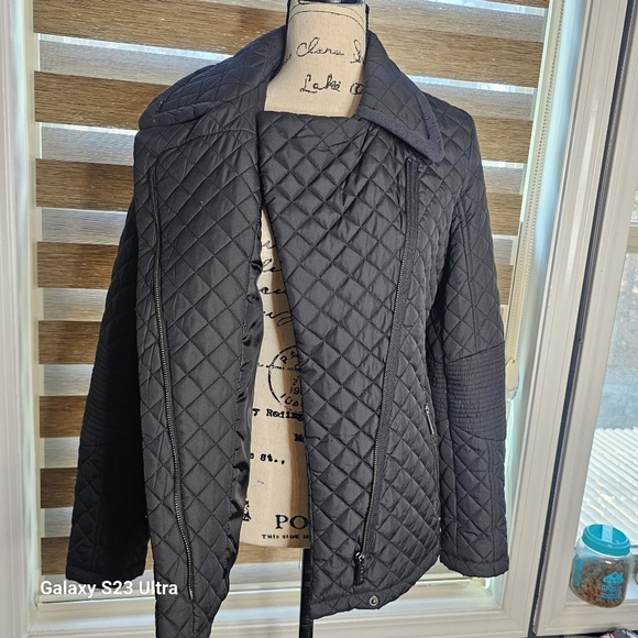 DKNY Women’s Asymmetrical Black Jacket. Size S - Picture 11 of 16